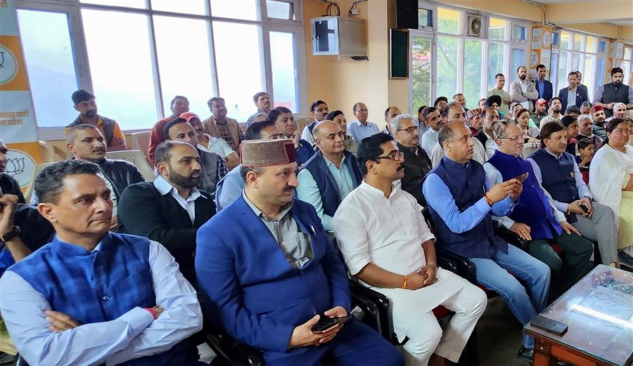 भारत ने चंद्रमा पर भी बनाई जगह, पीएम मोदी को बधाई : भाजपा