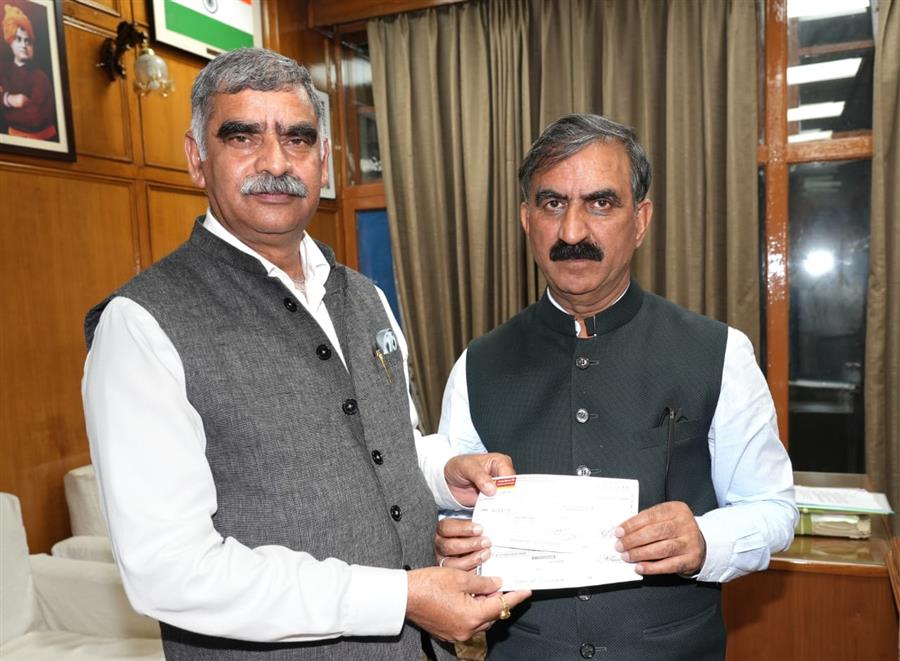 विधायक संजय रतन ने आपदा राहत कोष के लिए 1.35 लाख रुपये का अंशदान किया