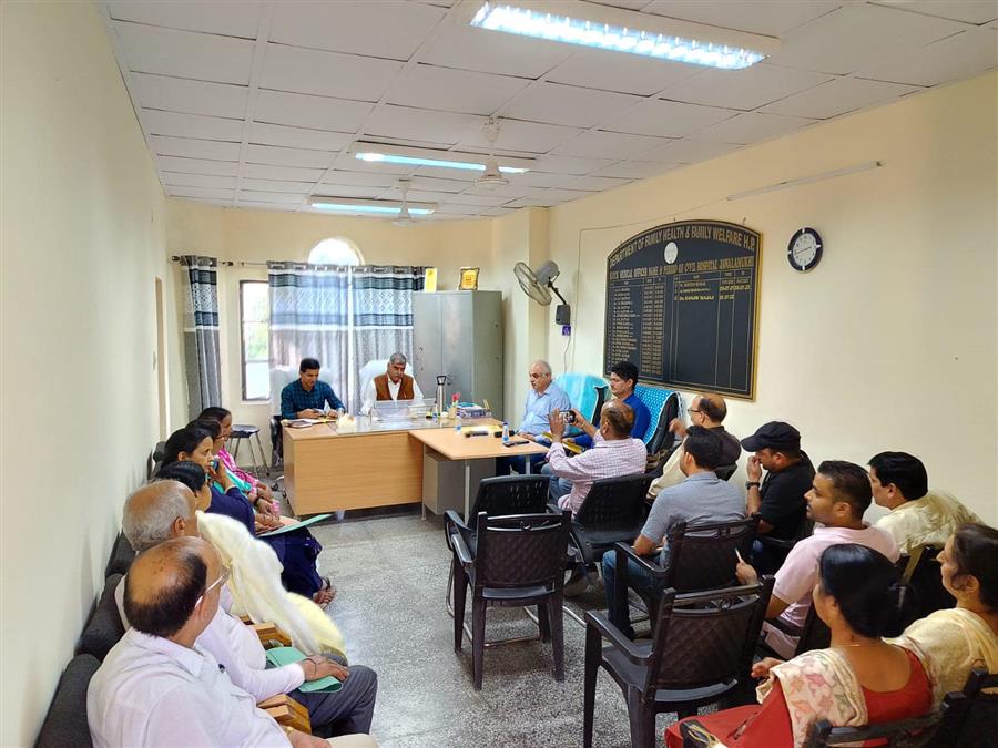 ज्वालामुखी अस्पताल पहुंचे संजय रतन - तो मरीजों के चेहरे खिल उठे