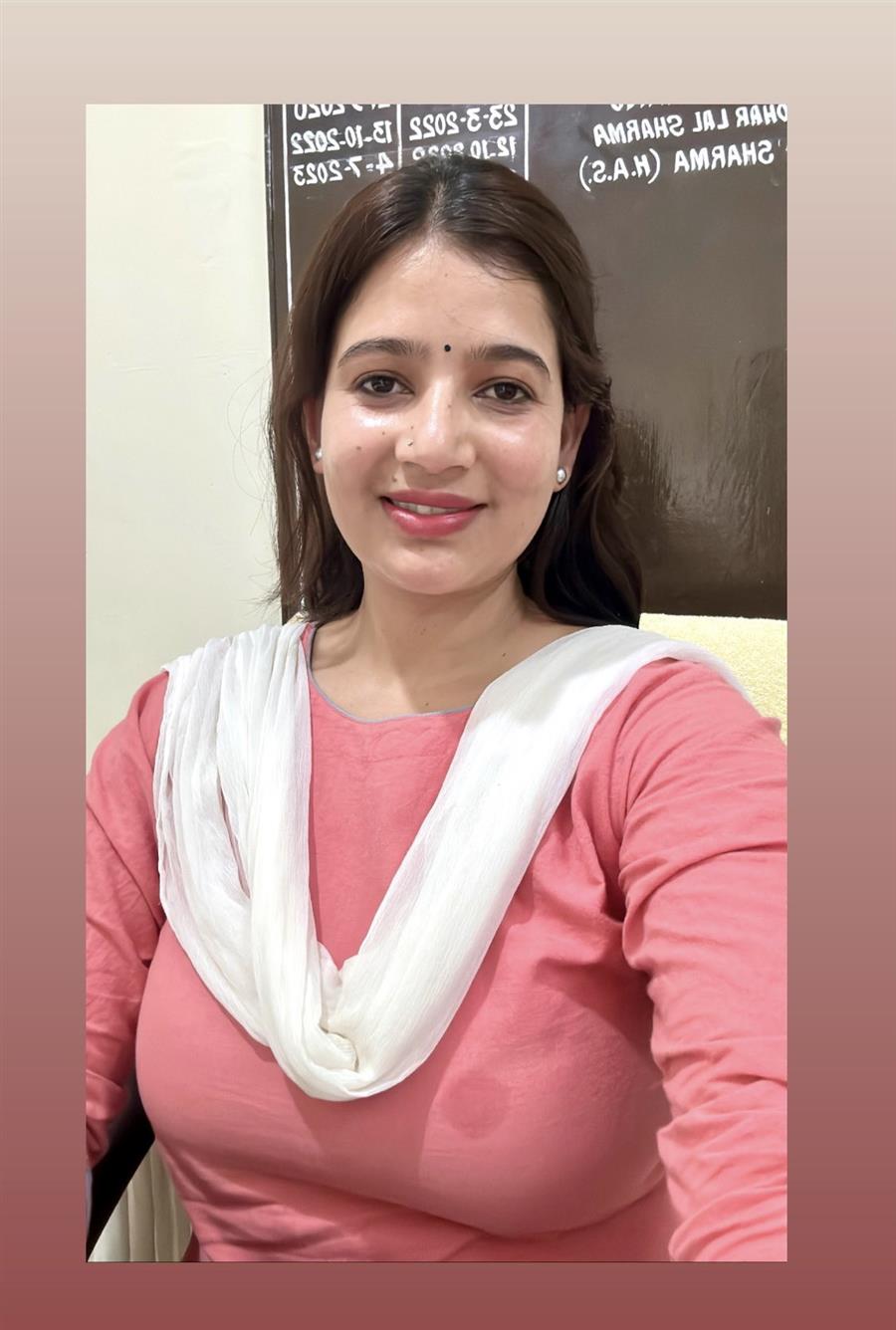 Oshin Sharma  बचपन में खेतों से गन्ने चुराया करतीं थीं, आप भी सुनिये क्या बोलीं