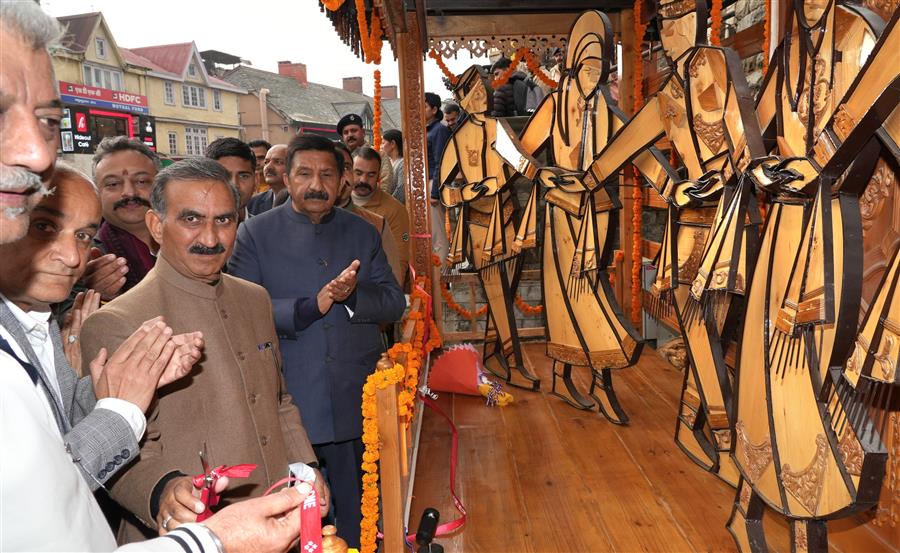 मुख्यमंत्री ने मॉलरोड पर देखा भारत-ऑस्ट्रेलिया क्रिकेट मैच