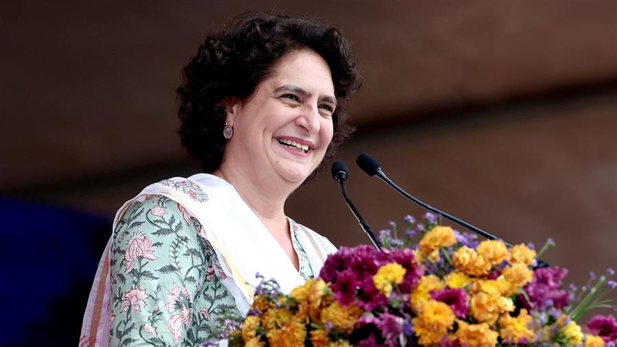 Priyanka Gandhi Vadra ने लोगों से की मतदान की अपील, कहा- आपका एक-एक वोट सुंदर भविष्य के लिए है