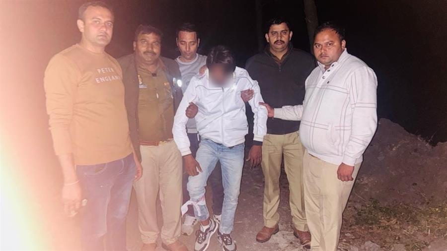 सहारनपुर में मुठभेड़ के बाद पुलिस ने 25 हजार के ईनामी बदमाश को पकड़ा