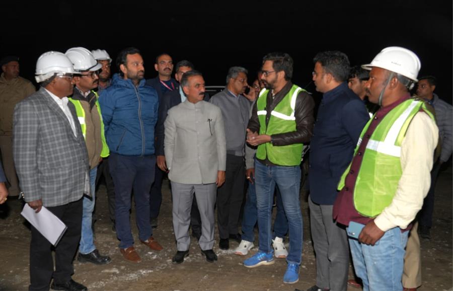 मुख्यमंत्री ने शिमला-मटौर फोरलेन पर बन रही टनल के निर्माण कार्य का निरीक्षण किया