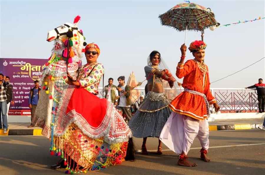 धर्मक्षेत्र-कुरुक्षेत्र के ब्रह्मसरोवर के तट पर नजर आई राजस्थानी संस्कृति की झलक