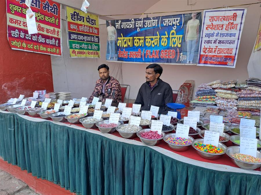 राजस्थानी हींग के साथ-साथ अन्य उत्पाद ब्रह्मसरोवर पर बिखर रहे हैं राजस्थान की खुशबू