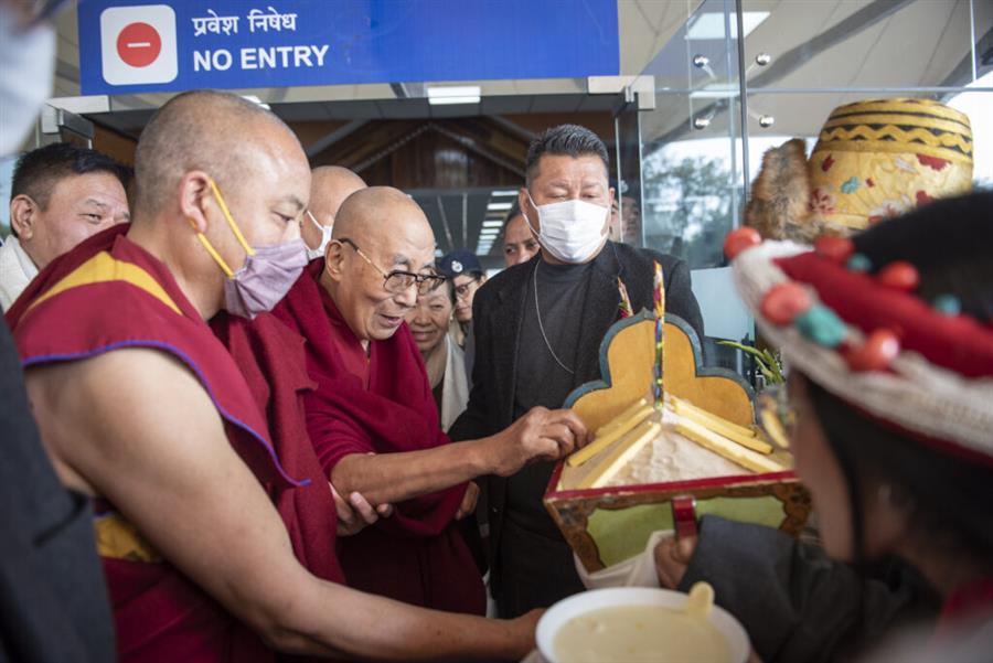 Dalai Lama Returns to Dharamshala from Bodh Gaya