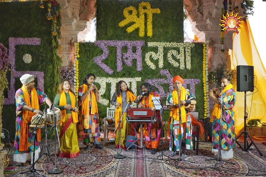Purnadas Baul presented traditional Baul music & offered his raga sewa to Bhagwan Shri Ramlala Sarkar