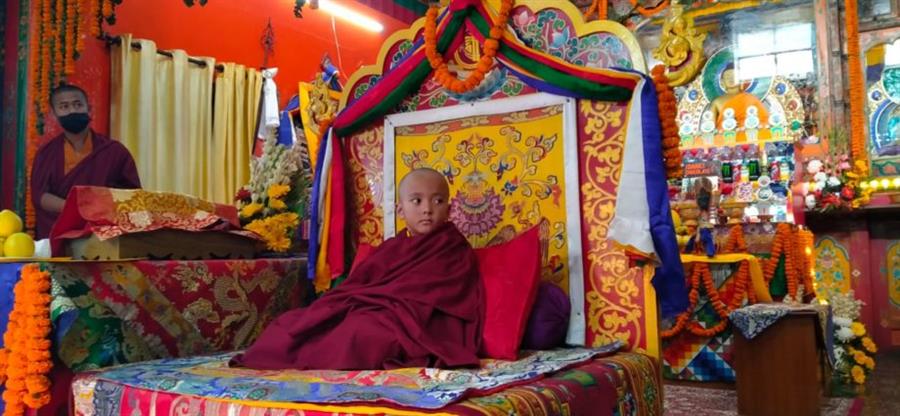  हिमाचल प्रदेश में चार साल के नवांग ताशी बने Buddhist धर्मगुरू